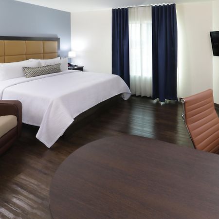Candlewood Suites - Queretaro Juriquilla By Ihg Jurica Eksteriør bilde