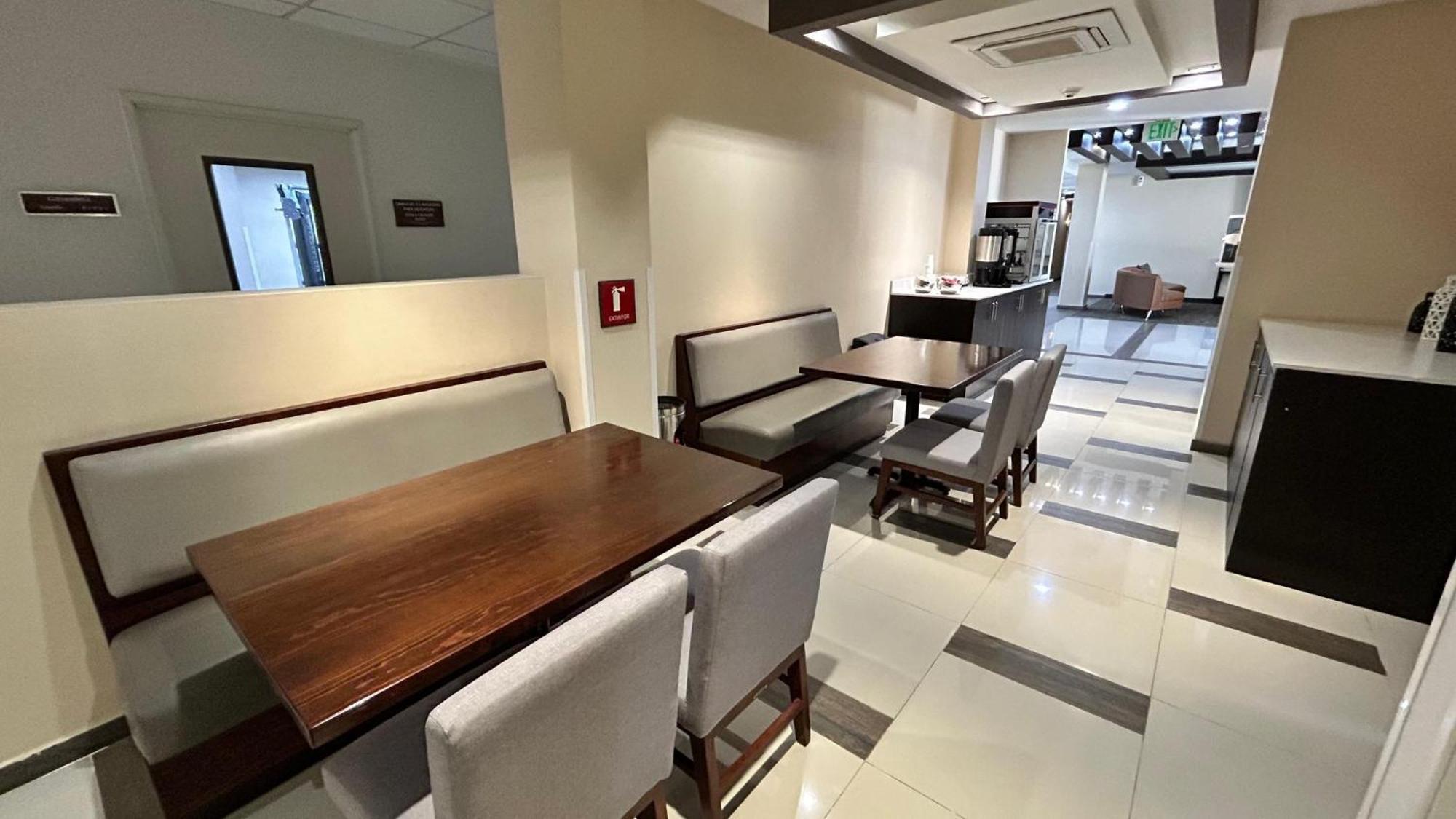 Candlewood Suites - Queretaro Juriquilla By Ihg Jurica Eksteriør bilde